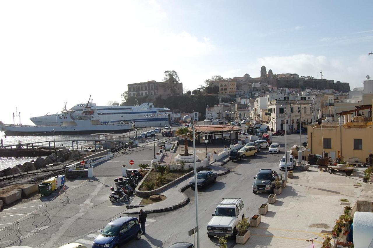Luxury Apartments Caucich Lipari  Bagian luar foto